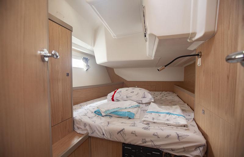 Book yachts online - sailboat - Oceanis 45 (2018) - Hande - rent