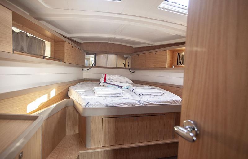 Book yachts online - sailboat - Oceanis 45 (2018) - Hande - rent