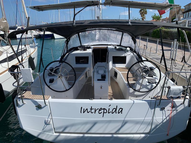 Book yachts online - sailboat - Sun Odyssey 410 - Intrepida - rent