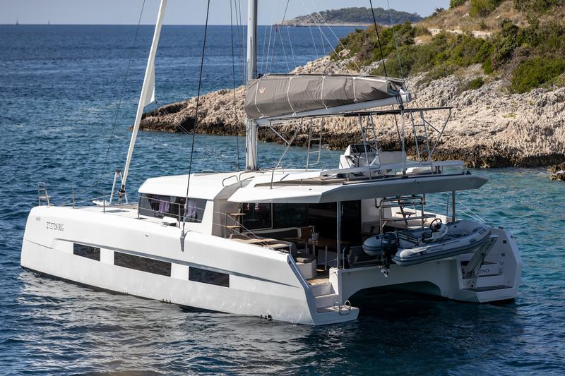 Book yachts online - catamaran - Dufour 48 Catamaran - Bahia Serena - AC+GEN. - rent