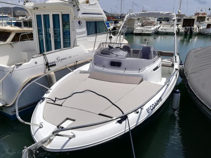 Book yachts online - motorboat - Cap Camarat 6.5 WA - Cigala - rent