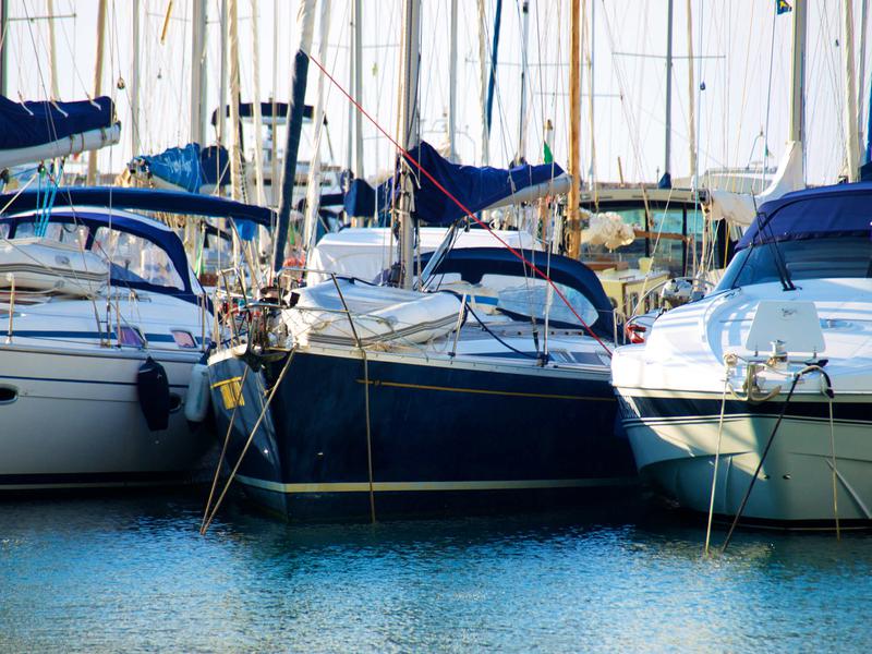 Book yachts online - sailboat - Grand Soleil 43 - Blue Bite - rent