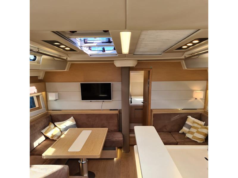 Book yachts online - sailboat - Hanse 588 - Stardust I - rent