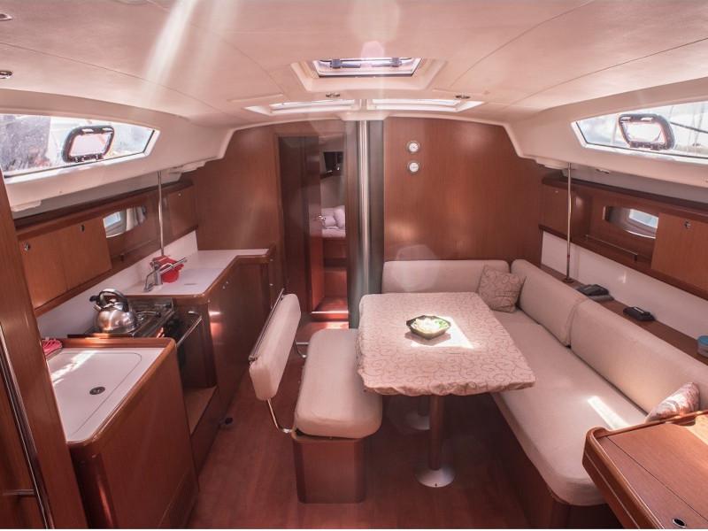 Book yachts online - sailboat - Oceanis 43 - MOJITO - rent