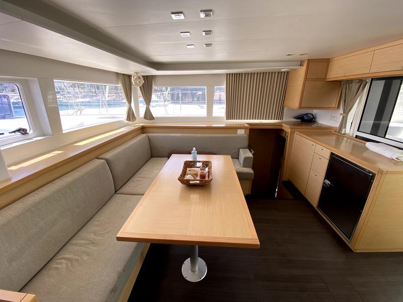 Book yachts online - catamaran - Lagoon 450 - Cinzia - rent