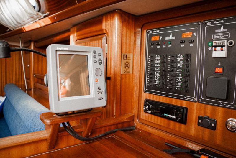 Book yachts online - sailboat - Bavaria 34 Cruiser - Hesperia III - rent