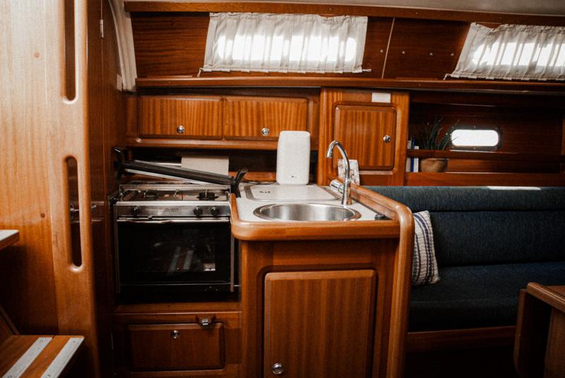 Book yachts online - sailboat - Bavaria 34 Cruiser - Hesperia III - rent