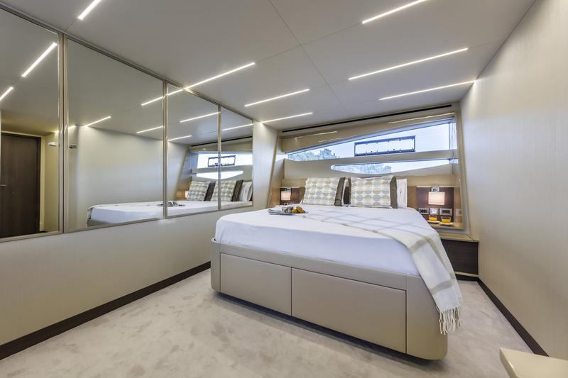 Book yachts online - motorboat - Numarine 62 - Journey - rent