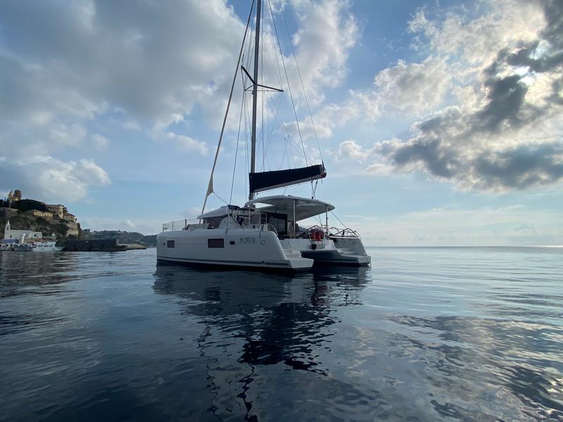 Book yachts online - catamaran - Lagoon 42 - MAGAN 1 WATER MAKER - PANNELS  - rent