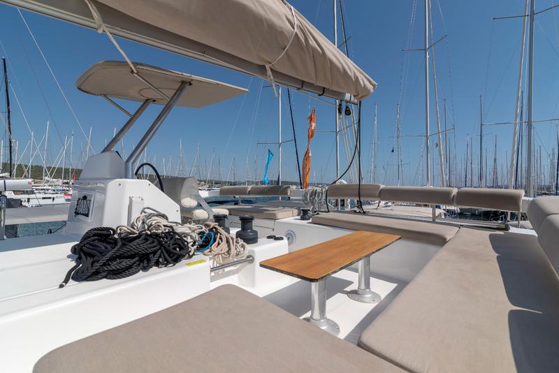 Book yachts online - catamaran - Dufour Catamaran 48 - DREAMLAND - rent