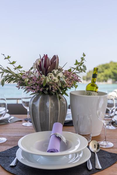 Book yachts online - motorboat - Sunseeker Manhattan 84 - SKYWATER - rent