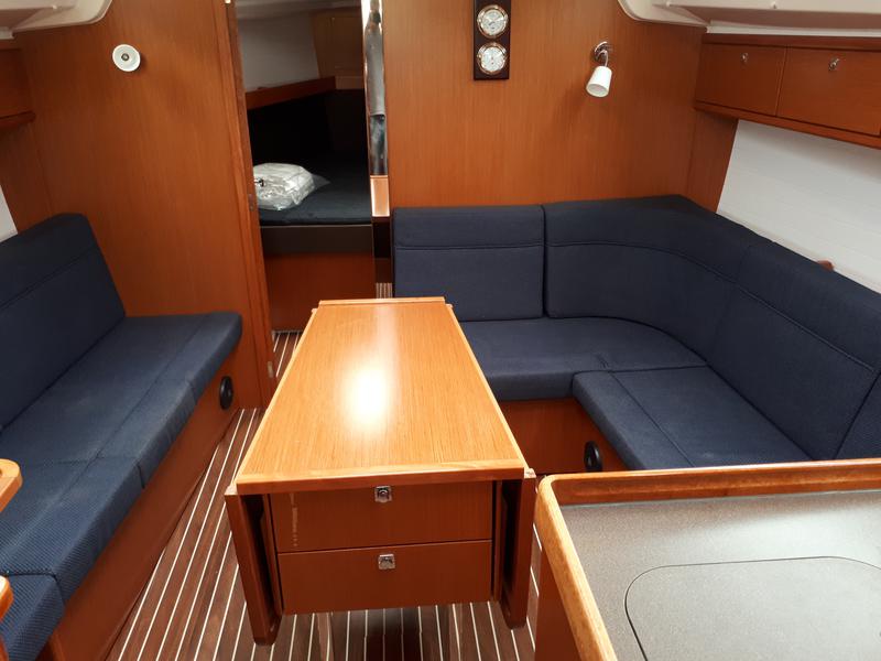 Book yachts online - sailboat - Bavaria Cruiser 37 - Marlo - rent