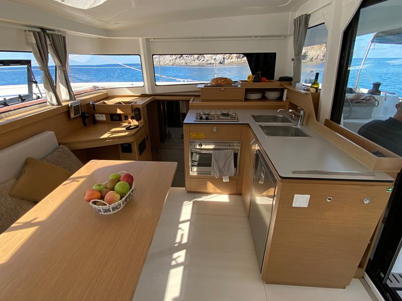 Book yachts online - catamaran - Excess 11 - Zèfiro - rent
