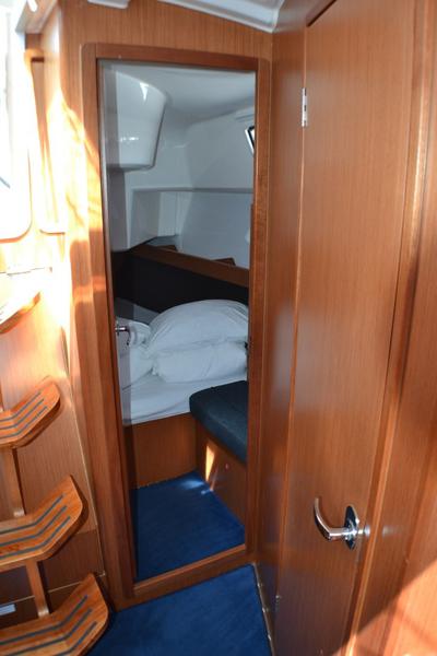 Book yachts online - sailboat - Bavaria 37 Cruiser - Hana - rent