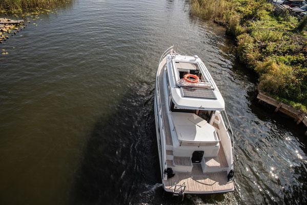 Book yachts online - motorboat - Nikhen Aquasun 34 - Aqua Sun - rent