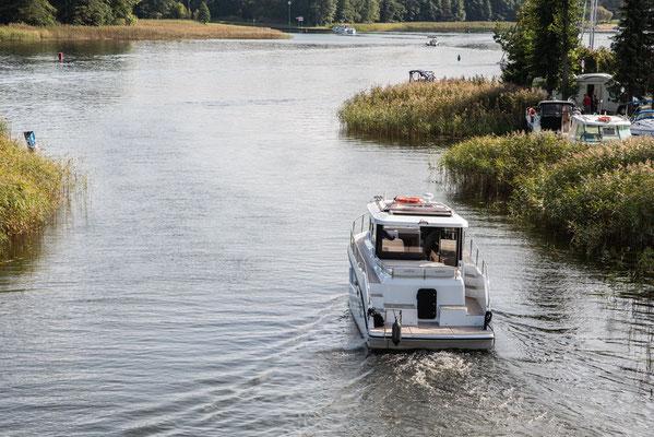 Book yachts online - motorboat - Nikhen Aquasun 34 - Aqua Sun - rent