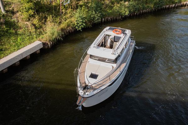 Book yachts online - motorboat - Nikhen Aquasun 34 - Aqua Sun - rent