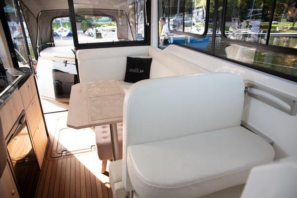 Book yachts online - motorboat - Nikhen Aquasun 34 - Aqua Sun - rent