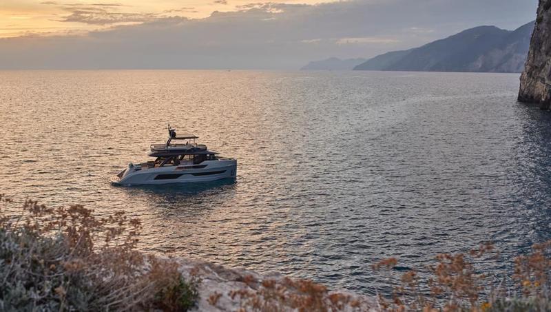 Book yachts online - motorboat - Explorer 62 - Explorer 62 - rent