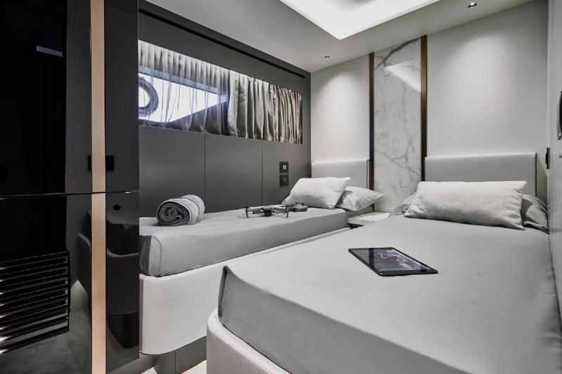 Book yachts online - motorboat - Explorer 62 - Explorer 62 - rent