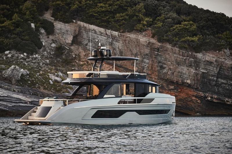 Book yachts online - motorboat - Explorer 62 - Explorer 62 - rent