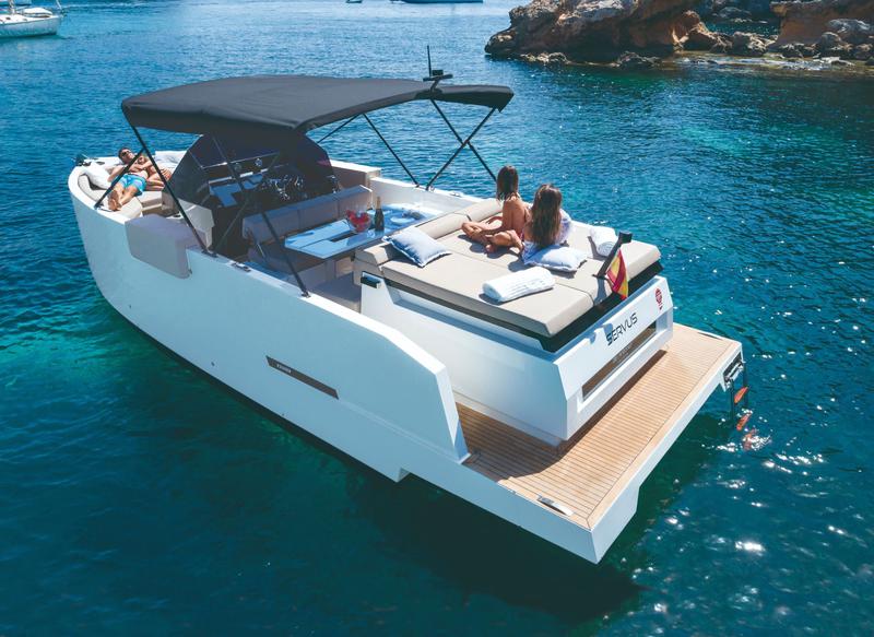 Book yachts online - motorboat - De Antonio D28 Open - LUI - rent