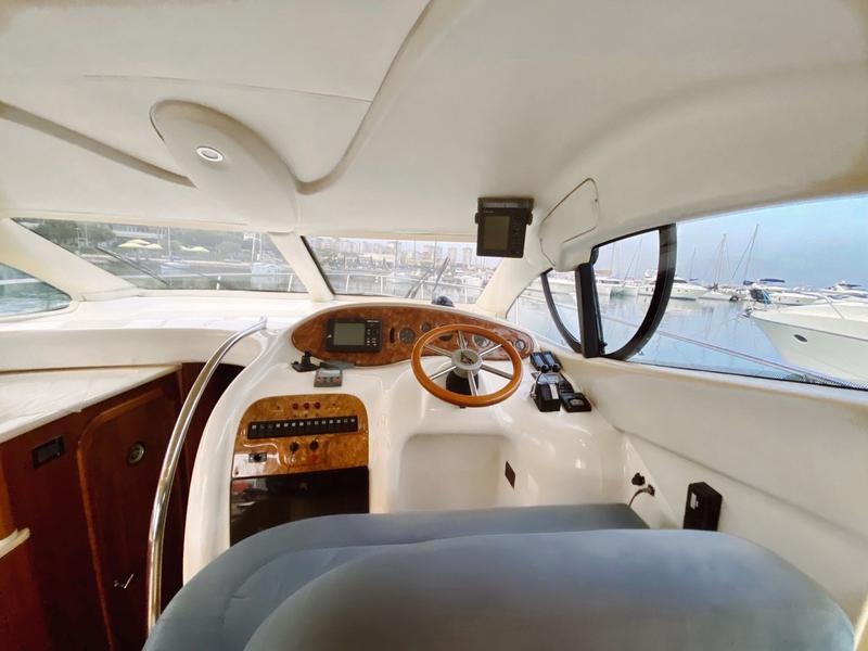 Book yachts online - motorboat - Azimut 42 E - Azimut 42 EL - rent