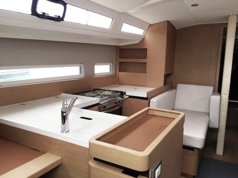 Book yachts online - sailboat - Sun Odyssey 410 - Intrepida - rent