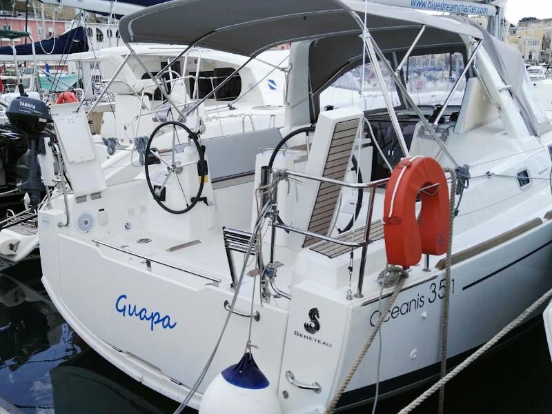 Book yachts online - sailboat - Oceanis 35 - Guapa - rent