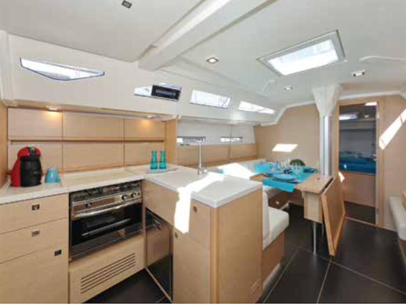 Book yachts online - sailboat - More 40 - Small More - rent