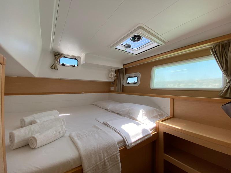 Book yachts online - catamaran - Lagoon 39 - Glory Days - rent