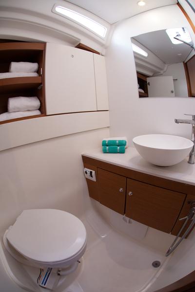 Book yachts online - sailboat - Jeanneau 54 - CELENA IV - rent