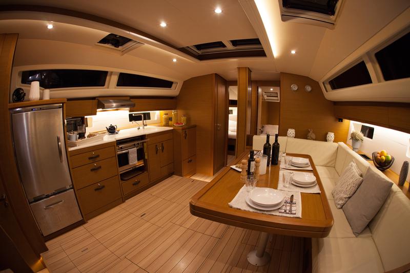 Book yachts online - sailboat - Jeanneau 54 - CELENA IV - rent