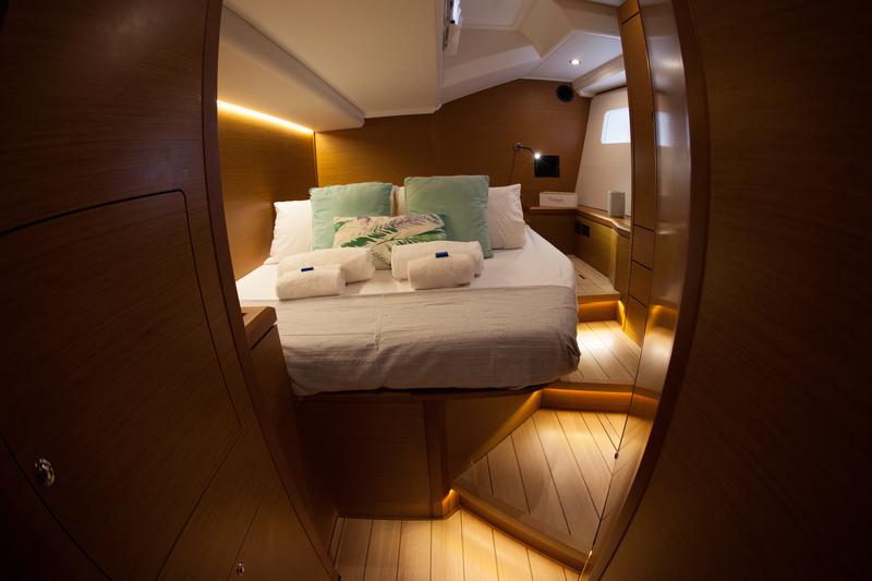 Book yachts online - sailboat - Jeanneau 54 - CELENA IV - rent