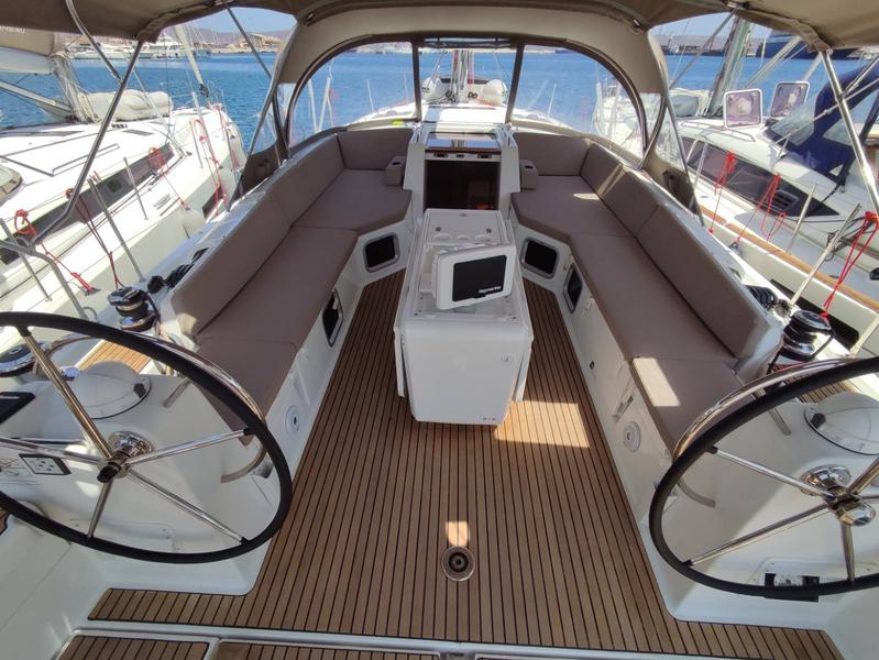 Book yachts online - sailboat - Jeanneau 54 - PANAYIOTIS K - rent