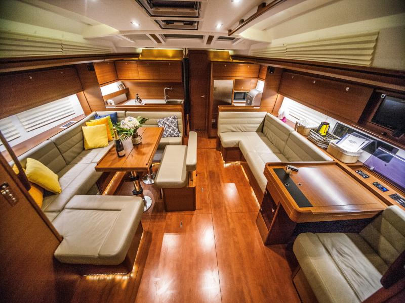 Book yachts online - sailboat - Dufour 560 Grand Large - LETO - fully equipped - rent