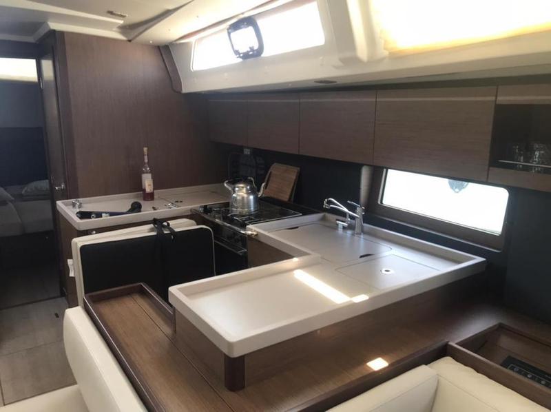 Book yachts online - sailboat - Beneteau Oceanis 51.1 - Vixen (A/C - Generator) (Pax 12)  - rent