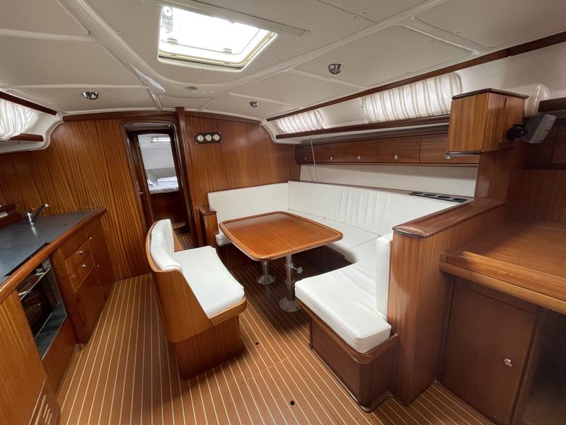 Book yachts online - sailboat - Bavaria 44 - Mirna - rent