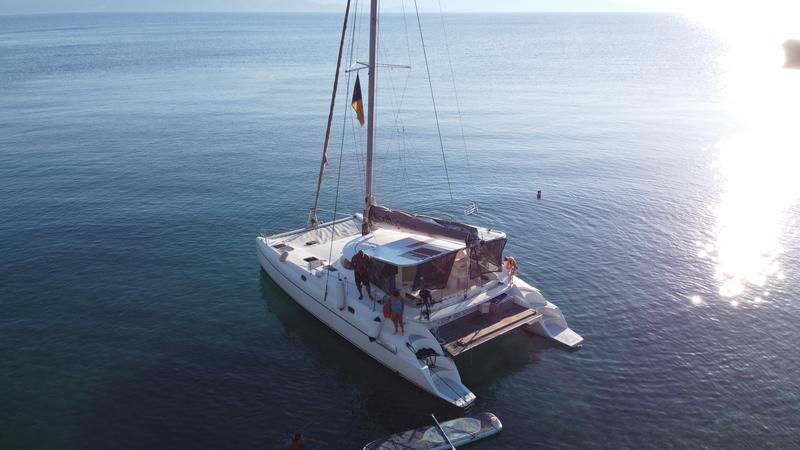 Book yachts online - catamaran - Athena 38 - North Cat I / with solar panels, extra batteries &amp; fishfinder - rent