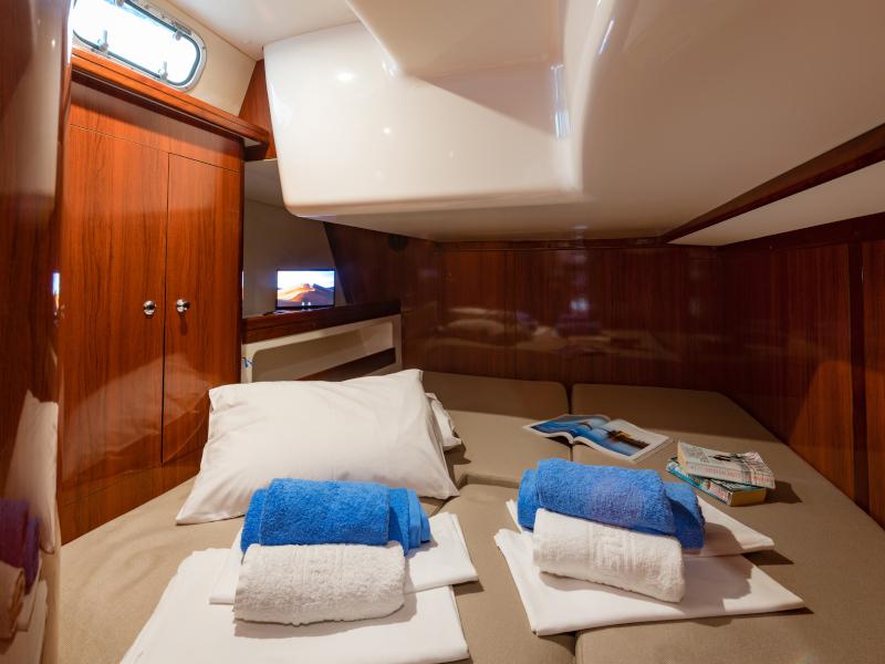 Book yachts online - sailboat - Ocean Star 60.1 - Christianna VIII - rent