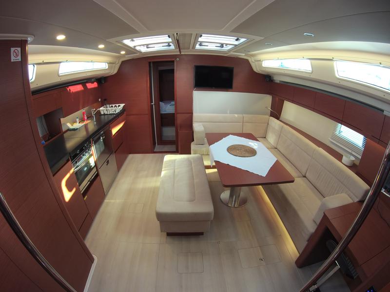 Book yachts online - sailboat - Hanse 508 - Lady Aga - rent