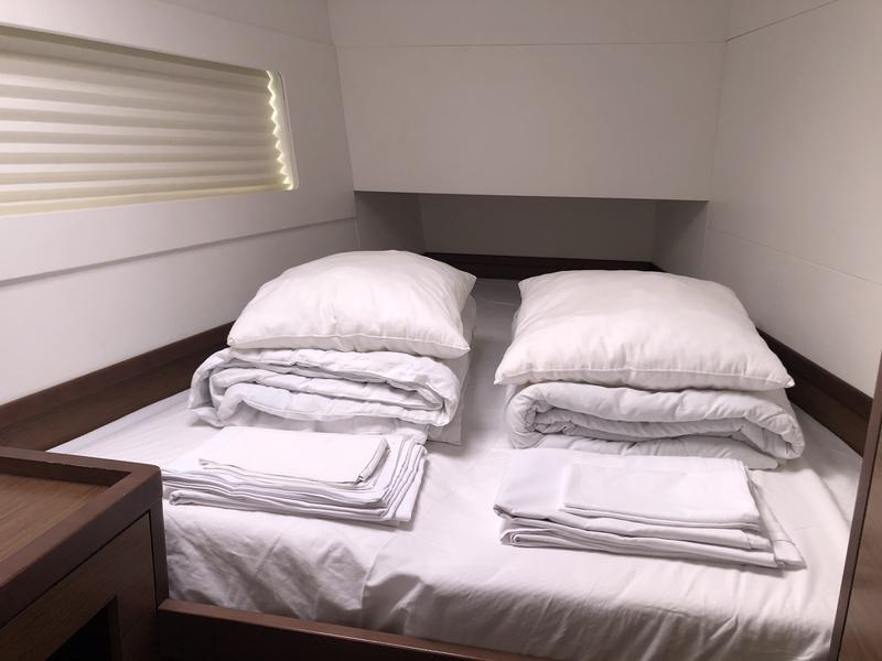 Book yachts online - catamaran - Lagoon 40 - El Paso - rent