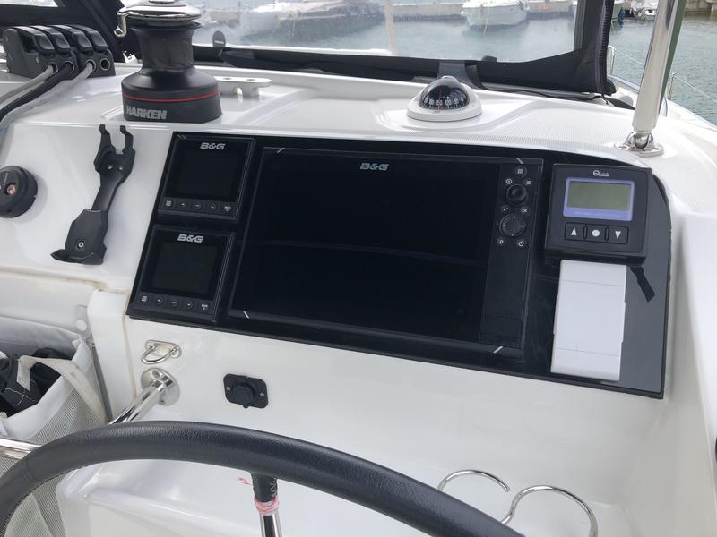 Book yachts online - catamaran - Lagoon 40 - El Paso - rent