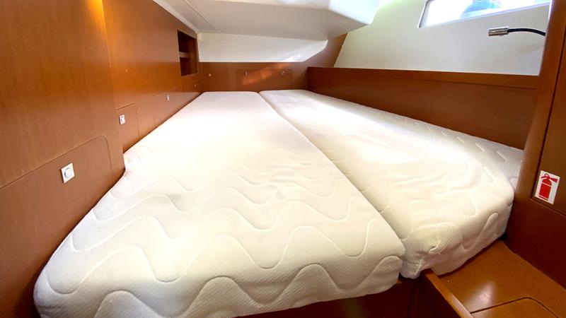 Book yachts online - sailboat - Oceanis 41 - Noah - rent