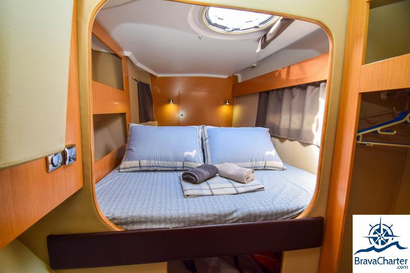 Book yachts online - catamaran - Lipari 41 - Mariona - rent