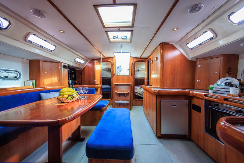 Book yachts online - sailboat - Bavaria 50 - Porto Candia - rent