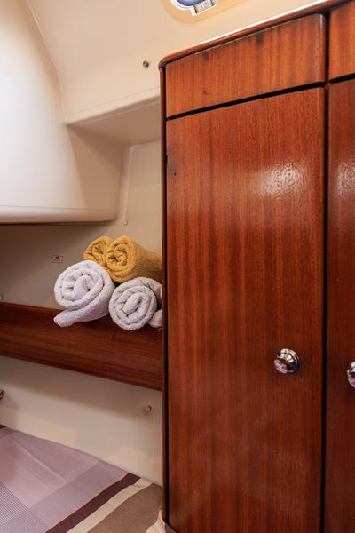 Book yachts online - sailboat - Bavaria 44 - Twins - rent