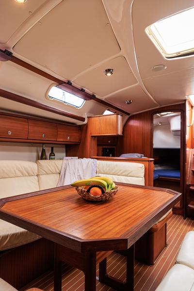 Book yachts online - sailboat - Bavaria 44 - Twins - rent