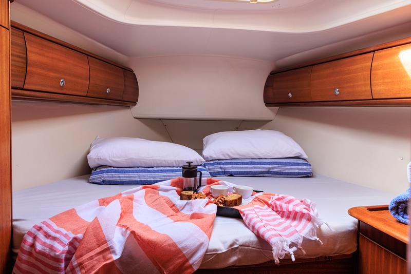 Book yachts online - sailboat - Bavaria 44 - Twins - rent