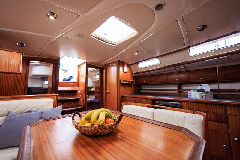 Book yachts online - sailboat - Bavaria 44 - Twins - rent